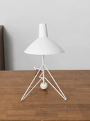 Tripod HM9 Simple Table Lamp
