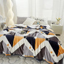 GobekUsa Cozy Flannel Blanket for All Seasons: Double-Sided Velvet Bed Cover, Single Double