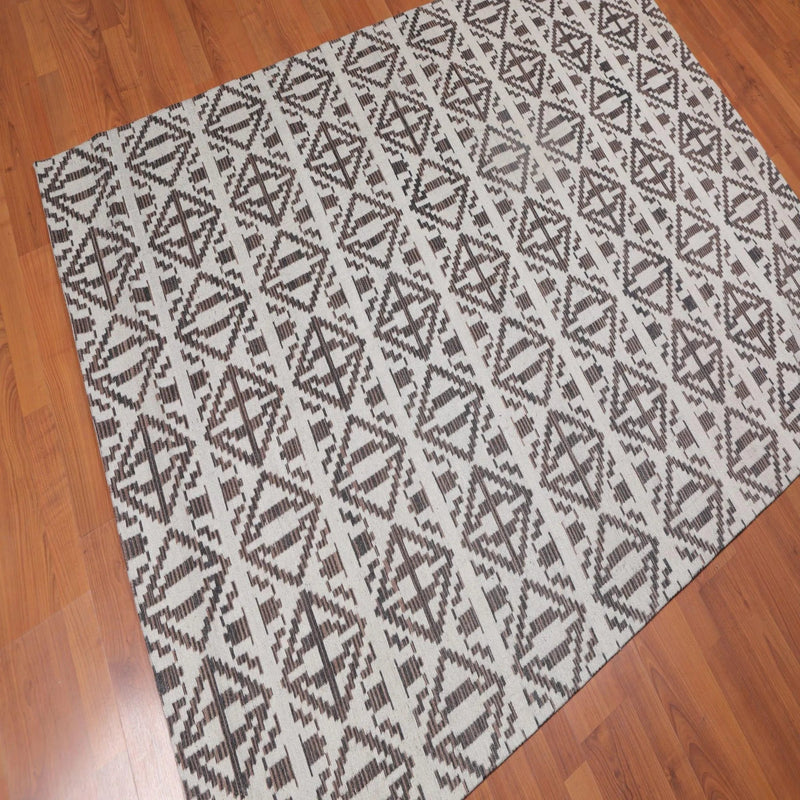 5' x 7' Handmade Geometric Graphic Wool Modern Flatweave Area Rug Beige