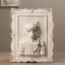 GobekUsa Earl Cat Resin Pendant Wall Decoration Frame for a Whimsical Touch.