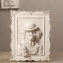 GobekUsa Earl Cat Resin Pendant Wall Decoration Frame for a Whimsical Touch.