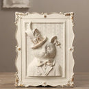 GobekUsa Earl Cat Resin Pendant Wall Decoration Frame for a Whimsical Touch.