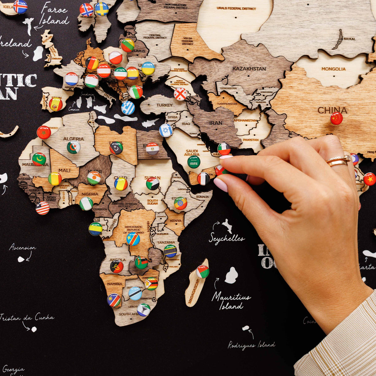3D Wooden Panel World Map Multicolor, photo 2 of 13