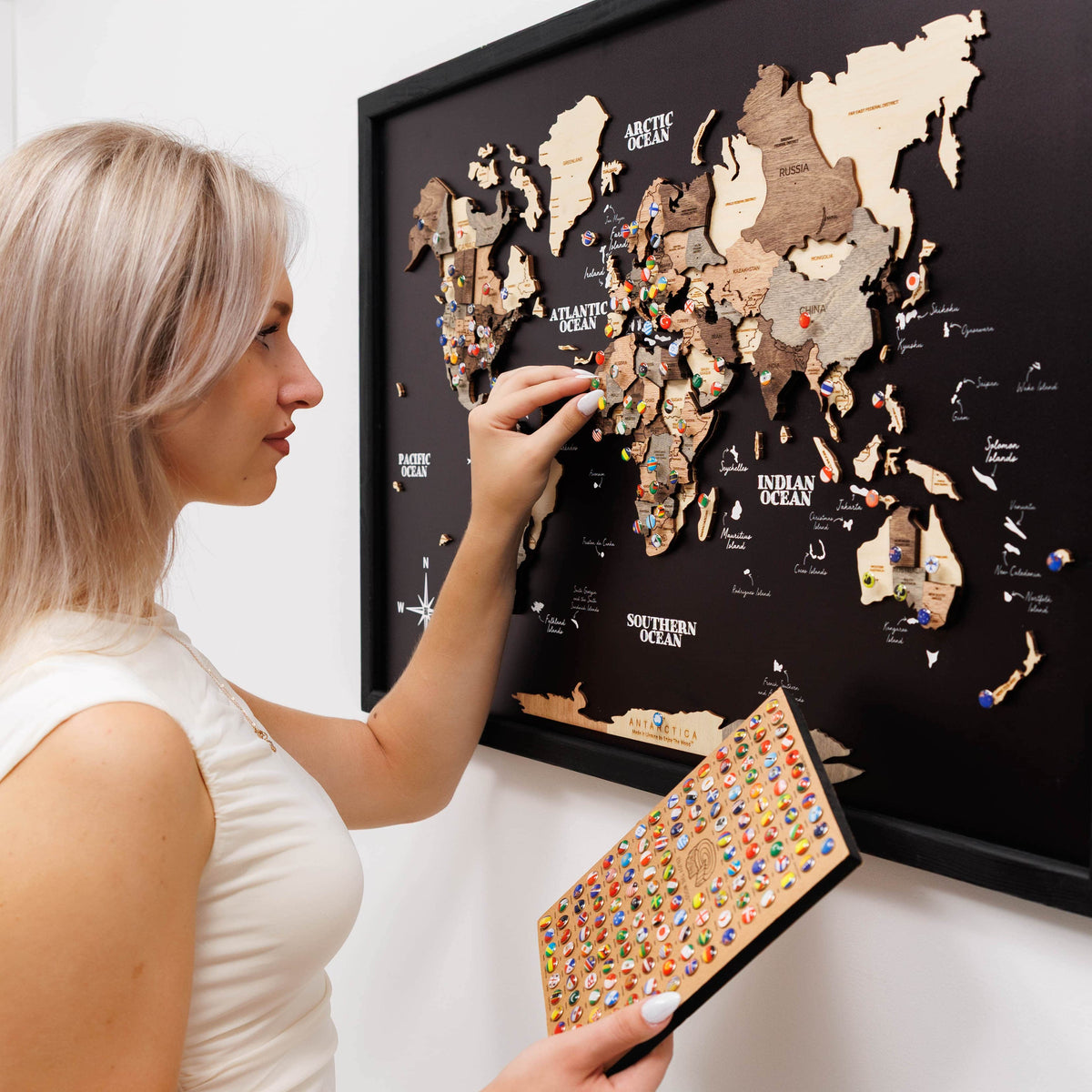 3D Wooden Panel World Map - Smokey, photo 4 of 17