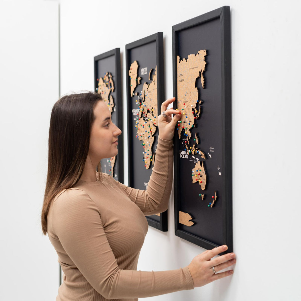 Cork world map triptych - Black, photo 7 of 14