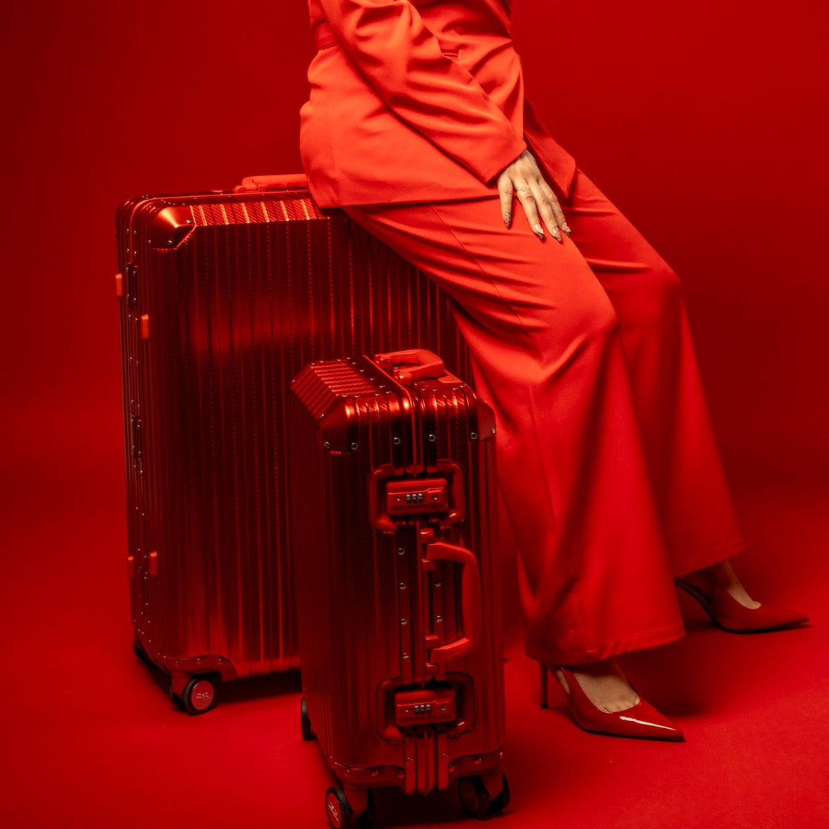 TREVA Aluminum Suitcase Red, photo 20 of 21